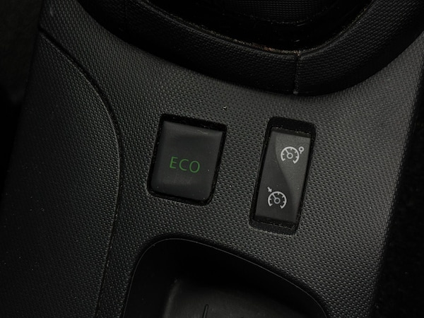 Used Renault Clio 2014 for sale - 76318168: Photo 28