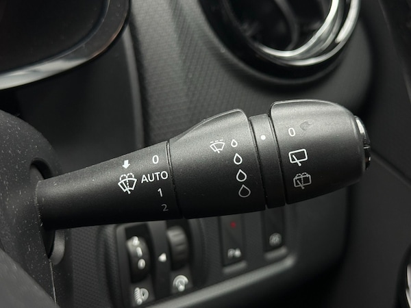 Used Renault Clio 2014 for sale - 76318168: Photo 35