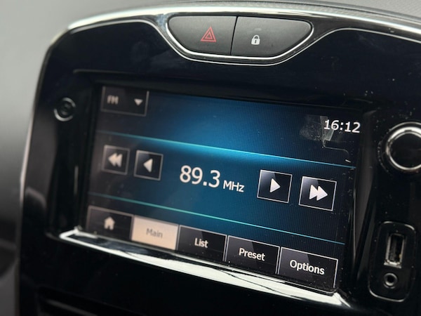 Used Renault Clio 2014 for sale - 76318168: Photo 44