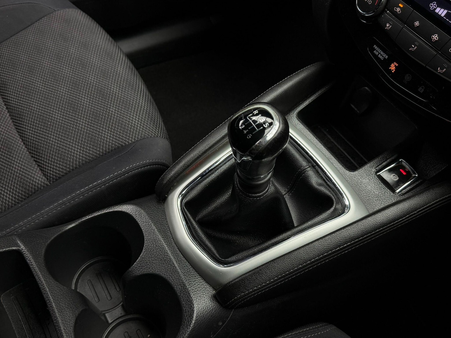 Used Nissan Qashqai 2016 for sale - 77646674: Photo 20