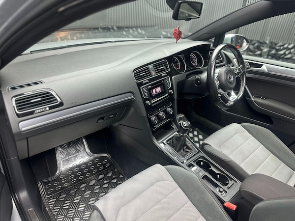 Used Volkswagen Golf 2016 for sale - 76317937: Photo 22