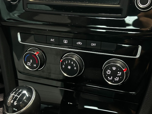 Used Volkswagen Golf 2016 for sale - 76317937: Photo 38