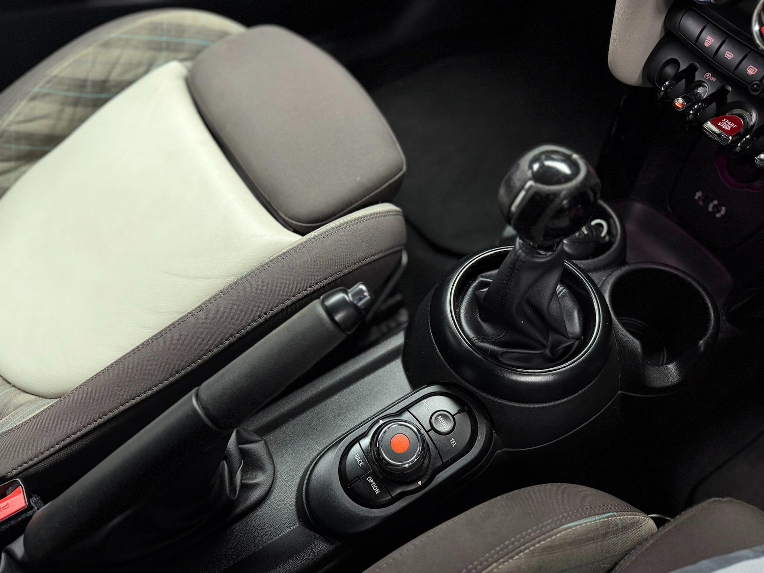 Used MINI Hatch 2015 for sale - 76993851: Photo 24