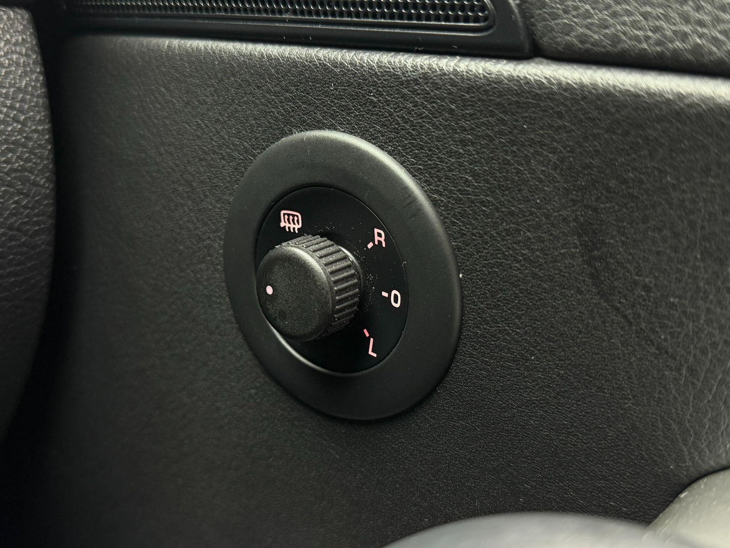 Used Volkswagen Scirocco 2012 for sale - 77559376: Photo 23