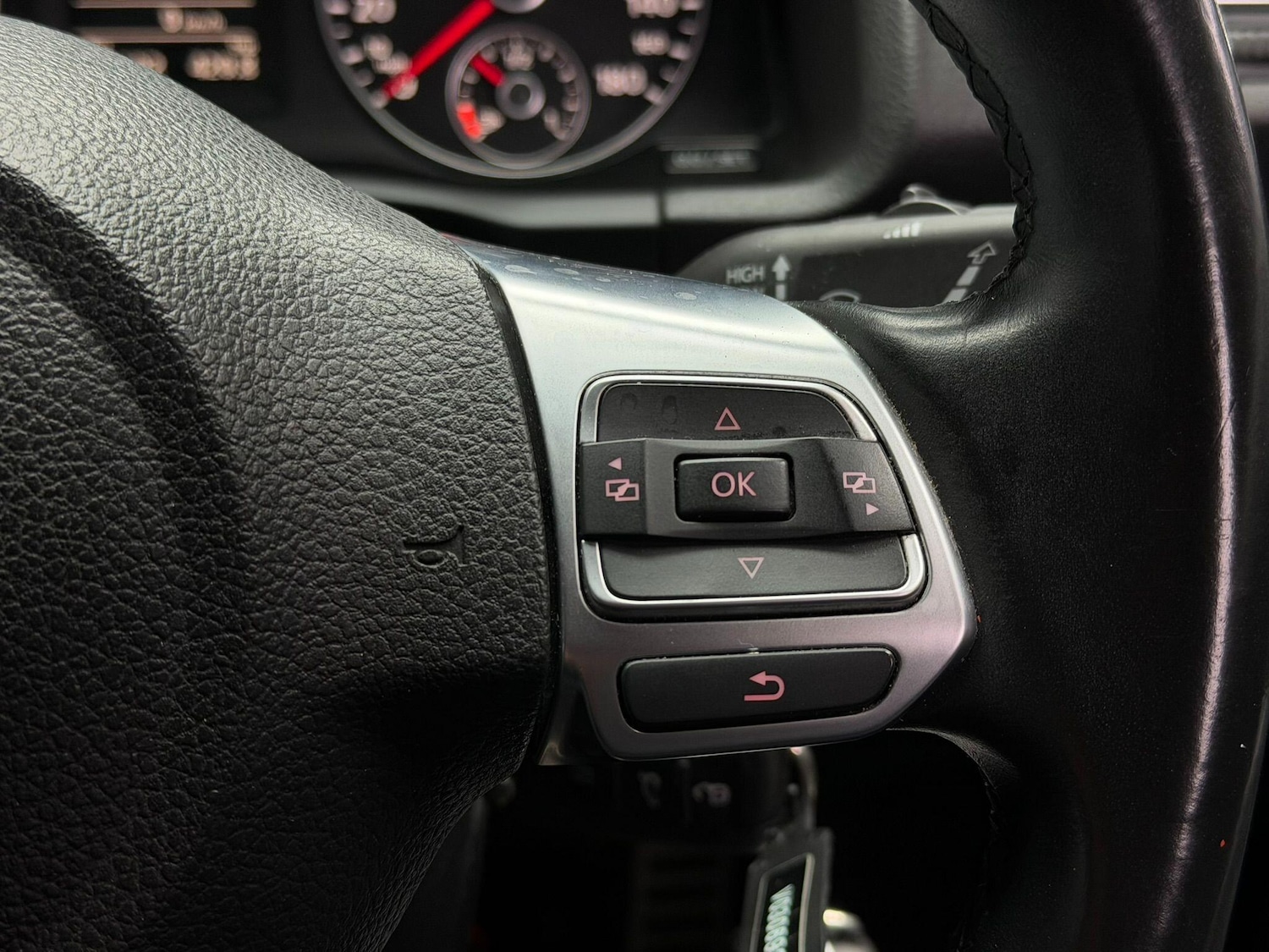 Used Volkswagen Scirocco 2012 for sale - 77559376: Photo 28