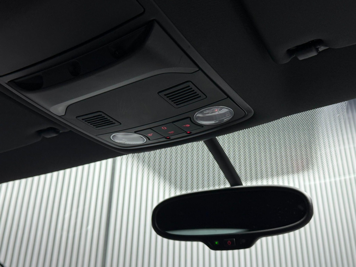 Used Volkswagen Scirocco 2012 for sale - 77559376: Photo 48