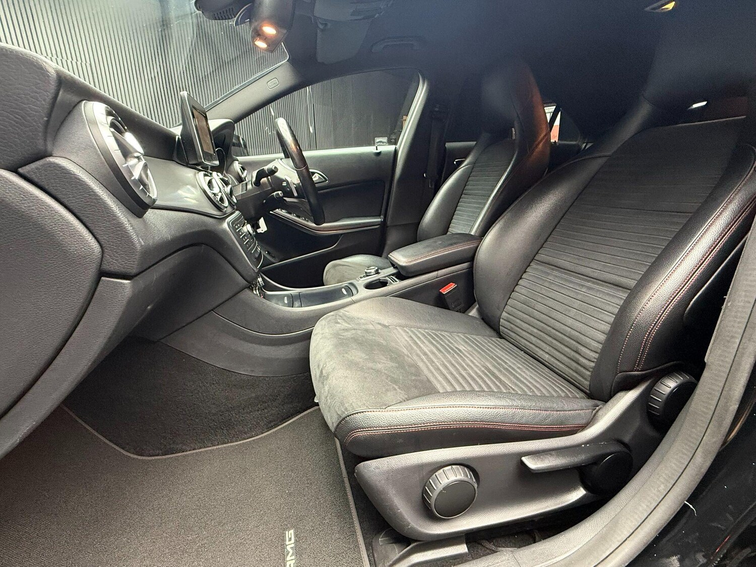 Used Mercedes-Benz CLA 2015 for sale - 76592342: Photo 65