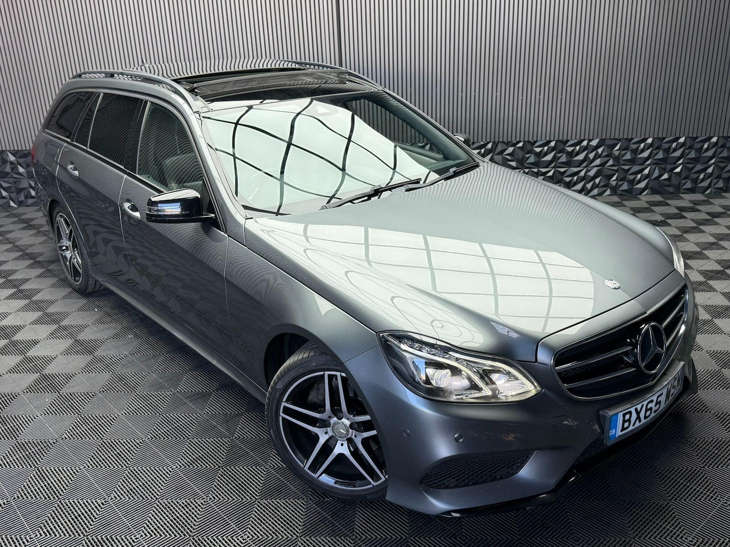 Used Mercedes-Benz E Class 2016 for sale - 78184358: Photo 9