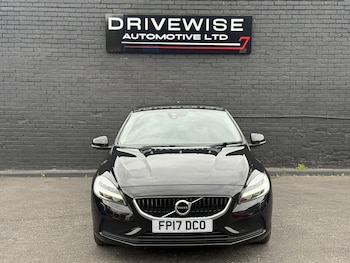 Used Volvo V40 2017 for sale - 75629445: Photo