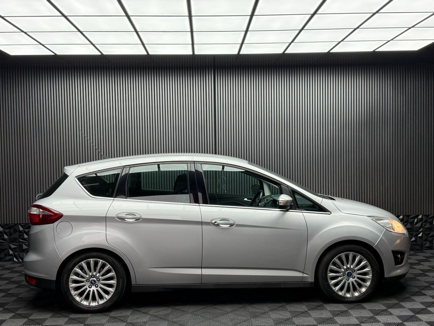 Used Ford C-Max 2014 for sale - 76377589: Photo 16