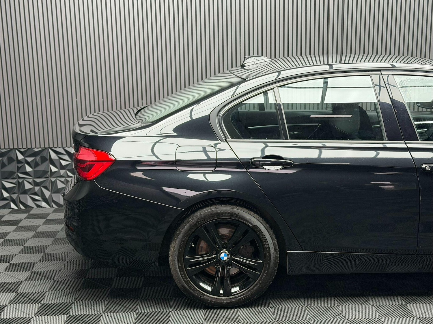 Used BMW 3 Series 2017 for sale - 77376681: Photo 32