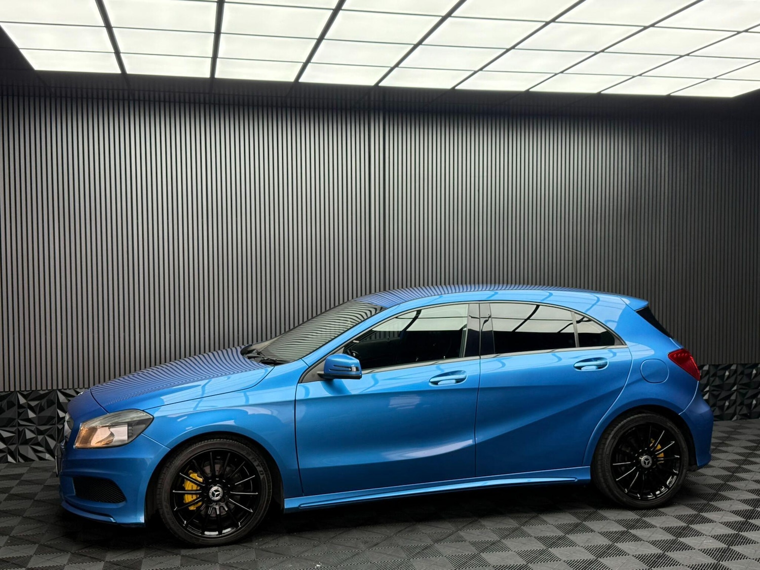 Used Mercedes-Benz A-Class 2013 for sale - 76989928: Photo 15