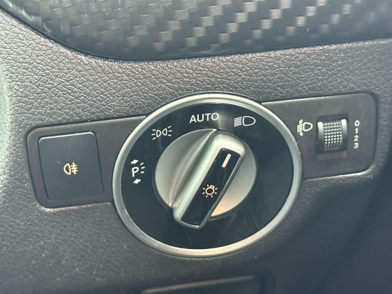 Used Mercedes-Benz A-Class 2013 for sale - 76989928: Photo 28