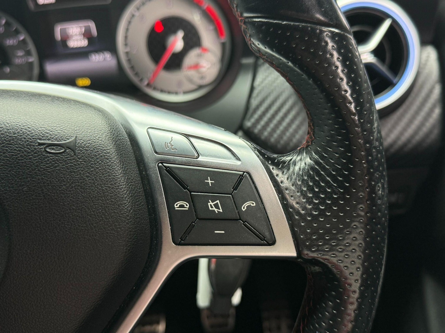 Used Mercedes-Benz A-Class 2013 for sale - 76989928: Photo 30