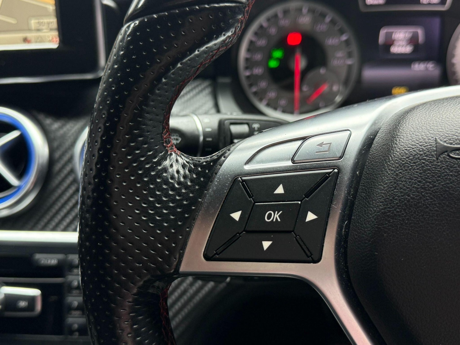 Used Mercedes-Benz A-Class 2013 for sale - 76989928: Photo 31