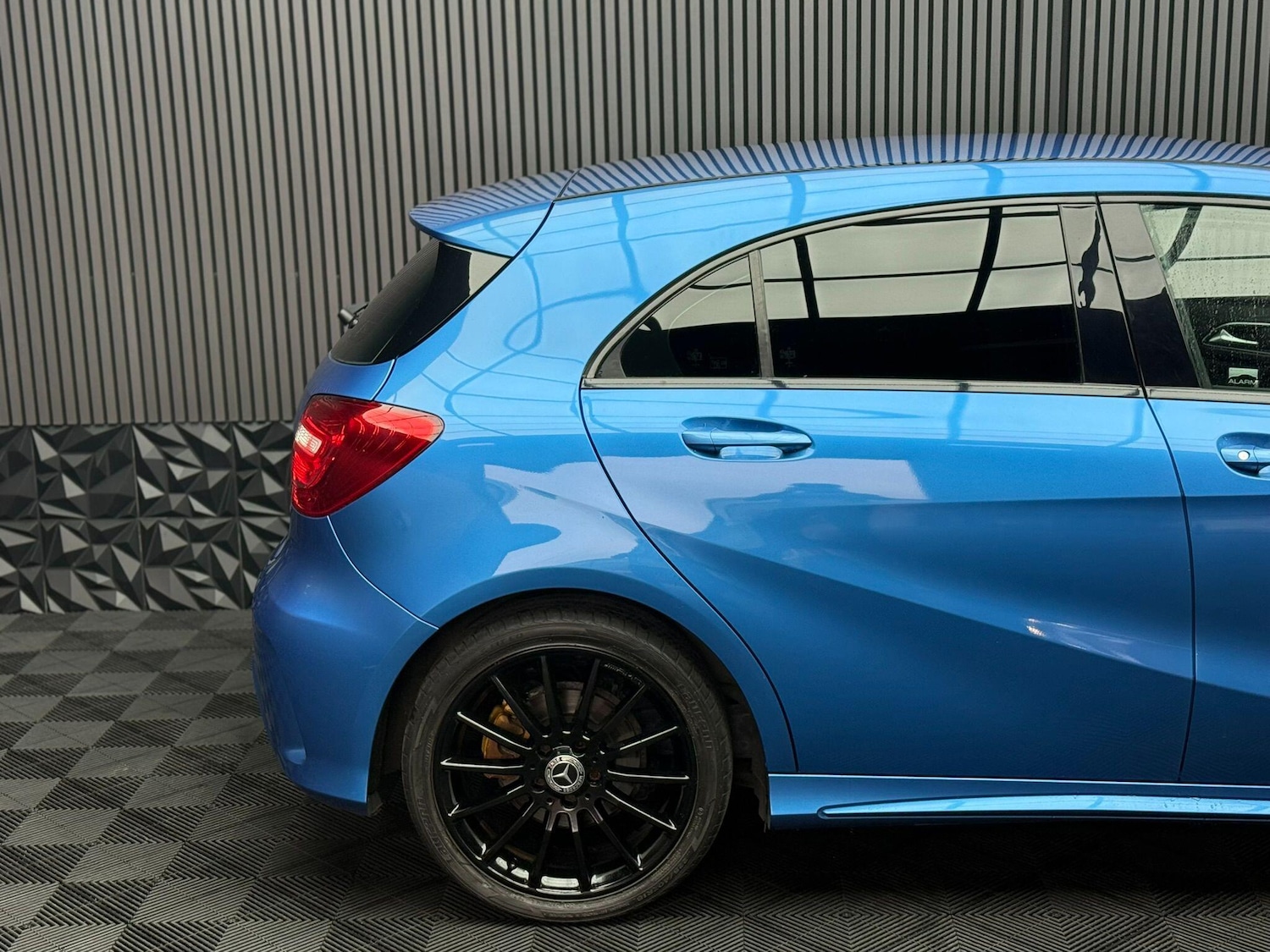 Used Mercedes-Benz A-Class 2013 for sale - 76989928: Photo 5