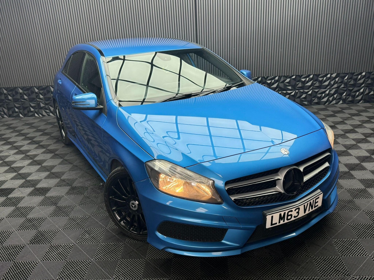 Used Mercedes-Benz A-Class 2013 for sale - 76989928: Photo 7