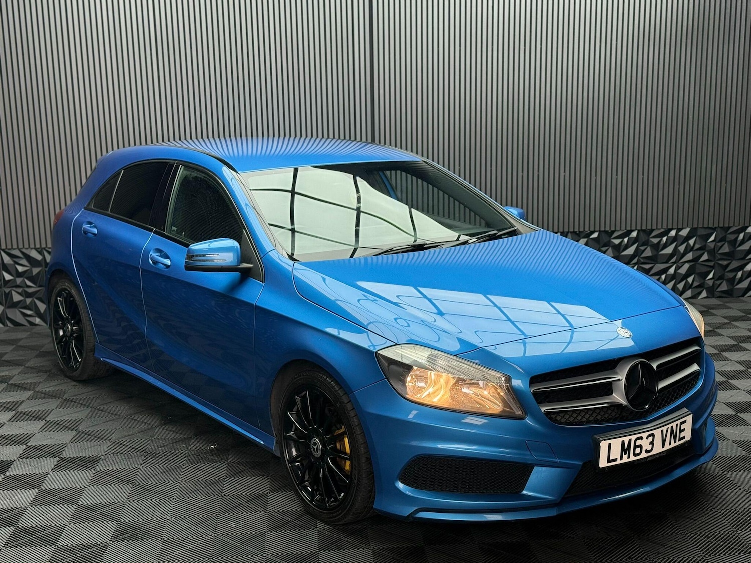 Used Mercedes-Benz A-Class 2013 for sale - 76989928: Photo 9