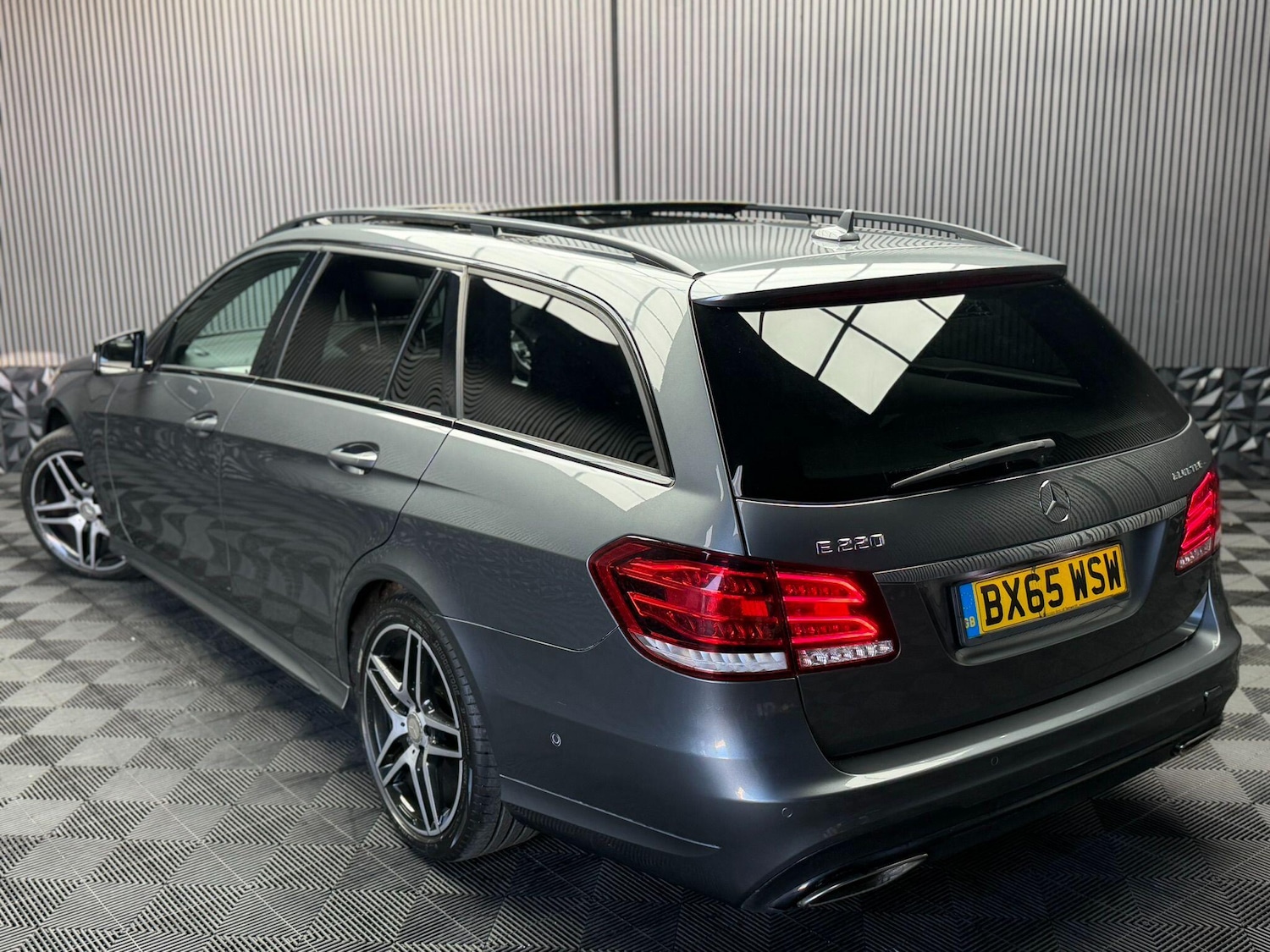 Used Mercedes-Benz E Class for sale - 77768171: Photo 13