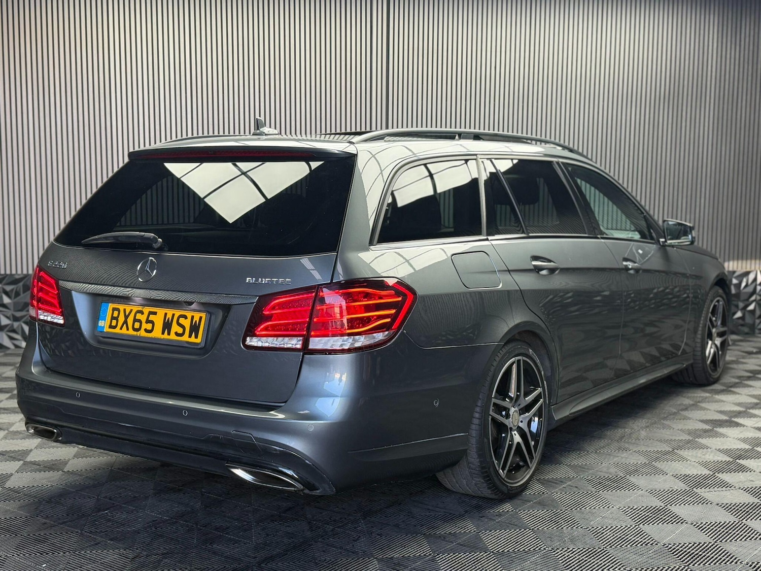 Used Mercedes-Benz E Class for sale - 77768171: Photo 19