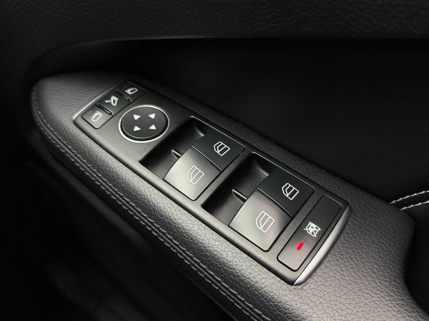 Used Mercedes-Benz E Class for sale - 77768171: Photo 24