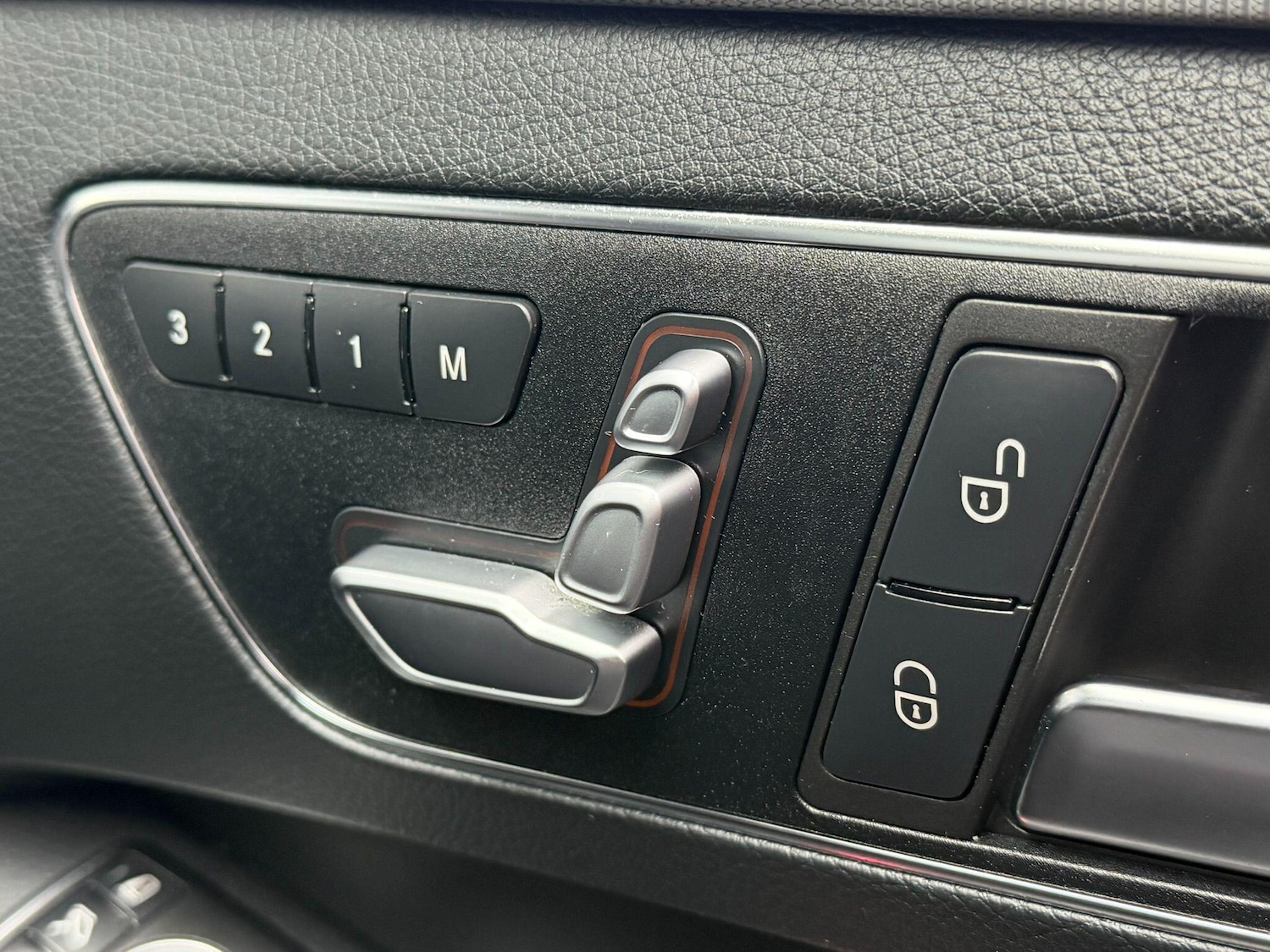 Used Mercedes-Benz E Class for sale - 77768171: Photo 25