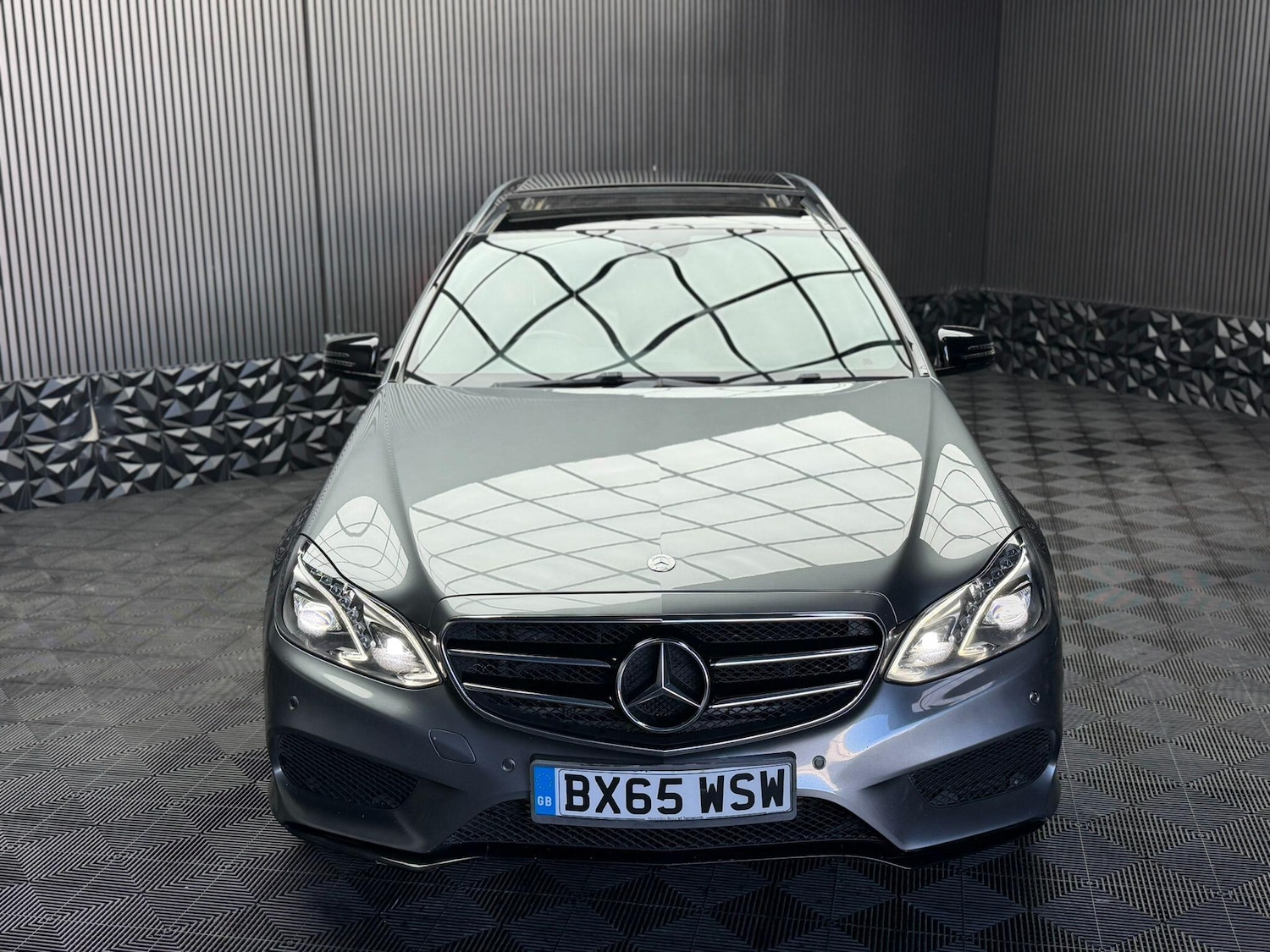 Used Mercedes-Benz E Class for sale - 77768171: Photo 3