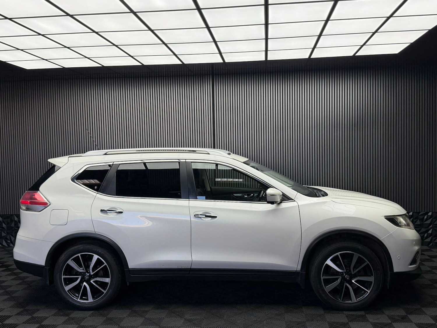 Used Nissan X-Trail for sale - 77768121: Photo 15