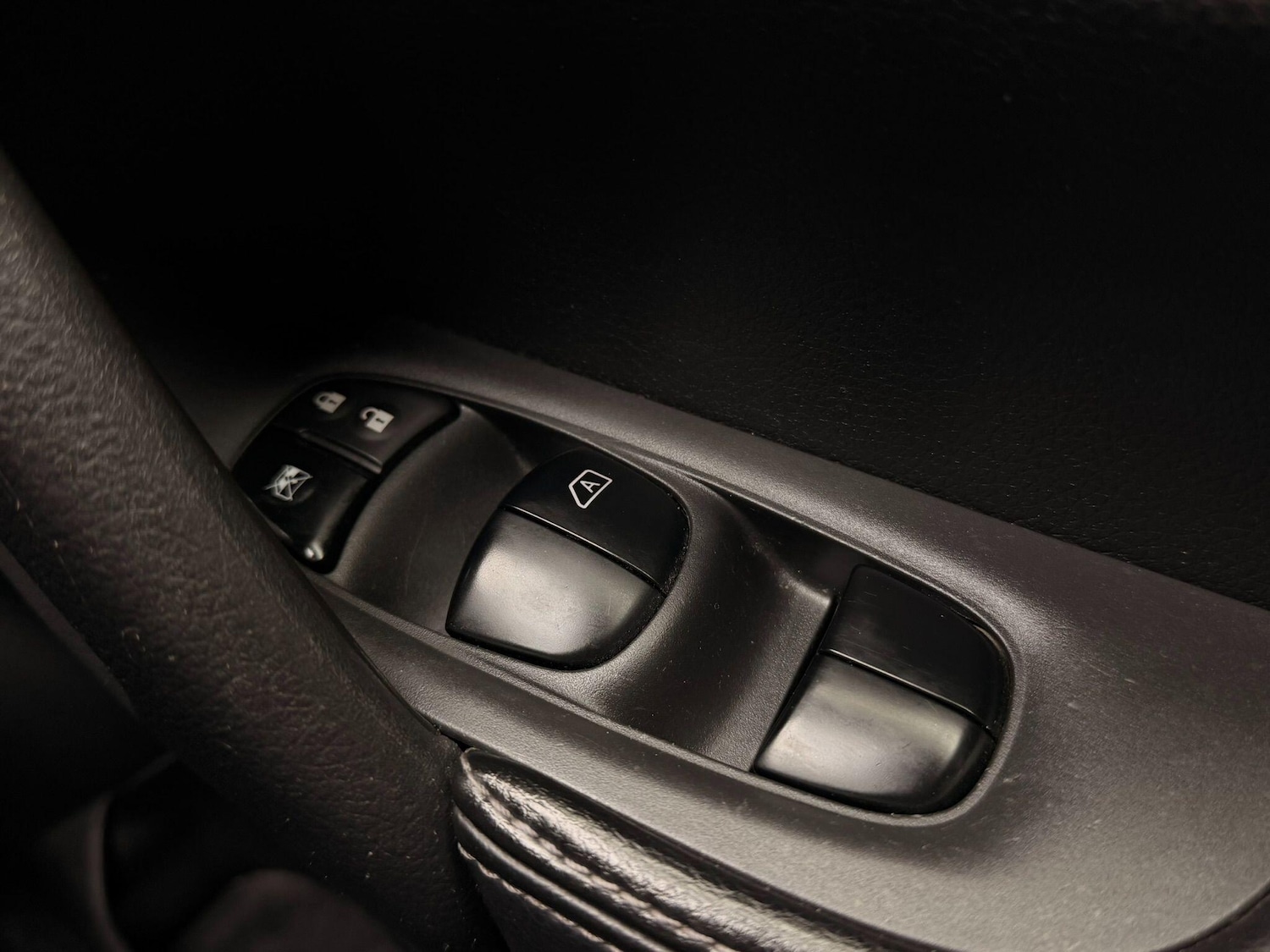 Used Nissan X-Trail for sale - 77768121: Photo 25