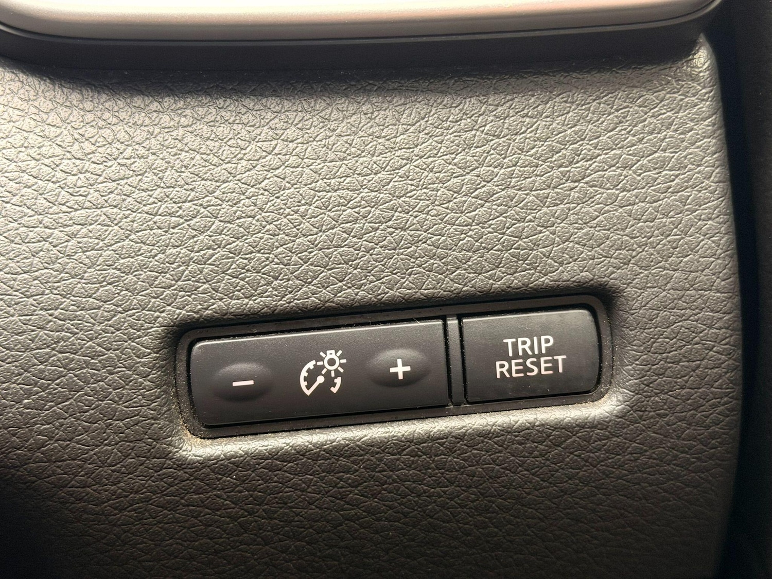 Used Nissan X-Trail for sale - 77768121: Photo 27