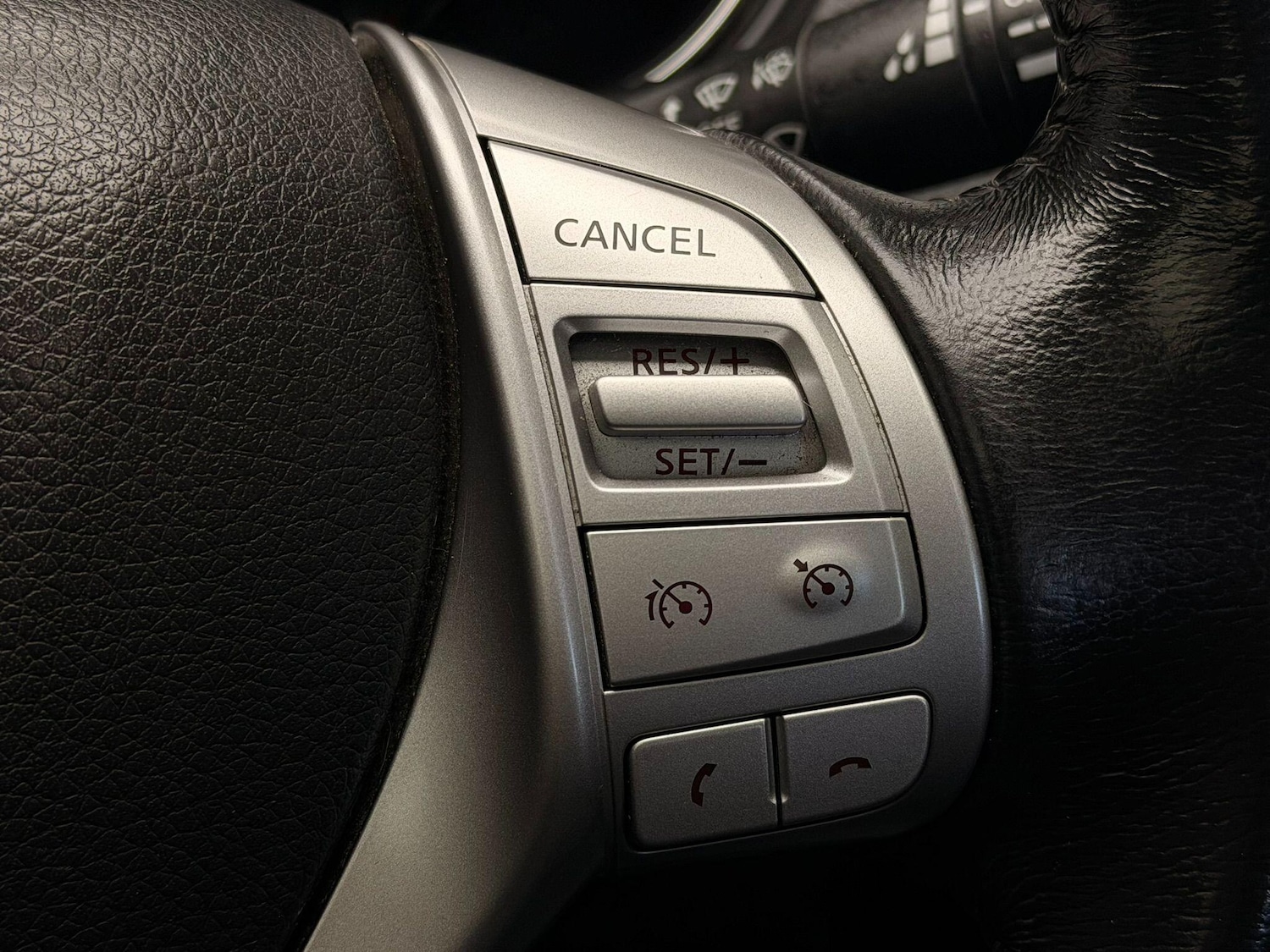 Used Nissan X-Trail for sale - 77768121: Photo 31