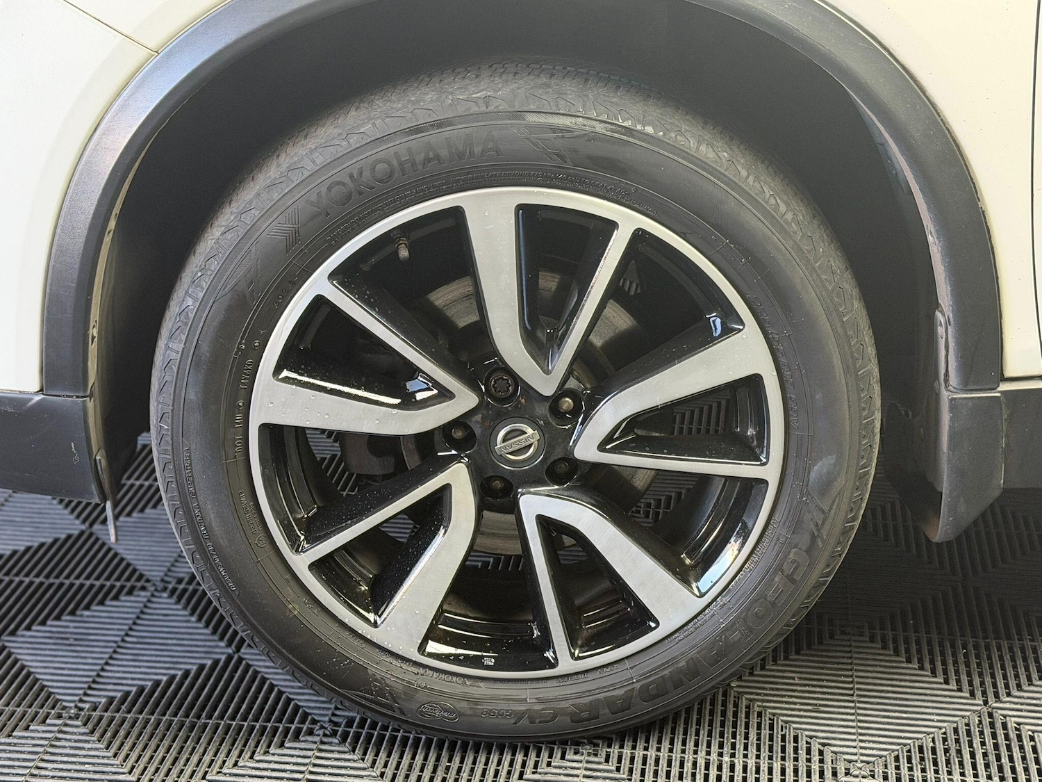 Used Nissan X-Trail for sale - 77768121: Photo 42