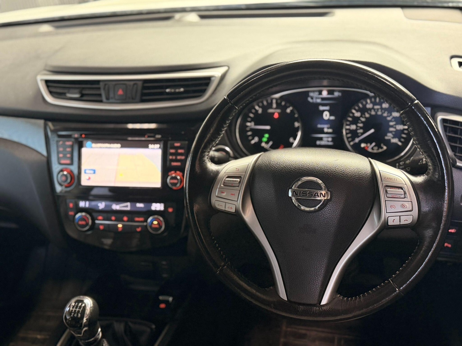 Used Nissan X-Trail for sale - 77768121: Photo 64