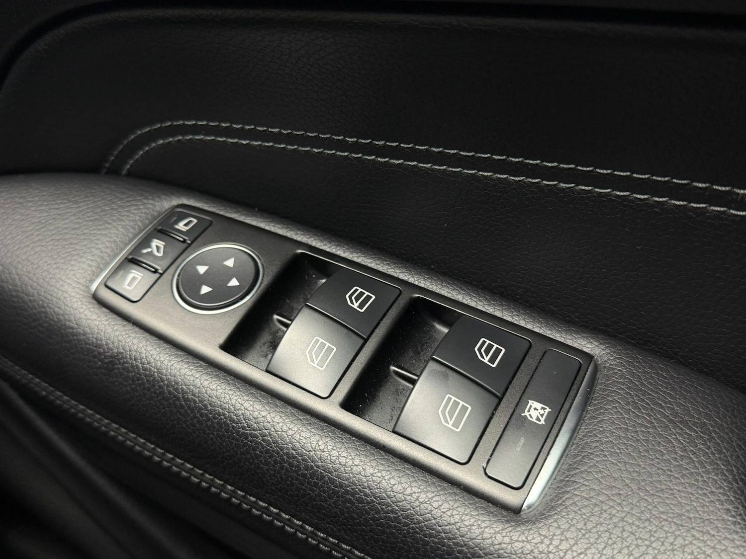 Used Mercedes-Benz E Class 2013 for sale - 77559992: Photo 22