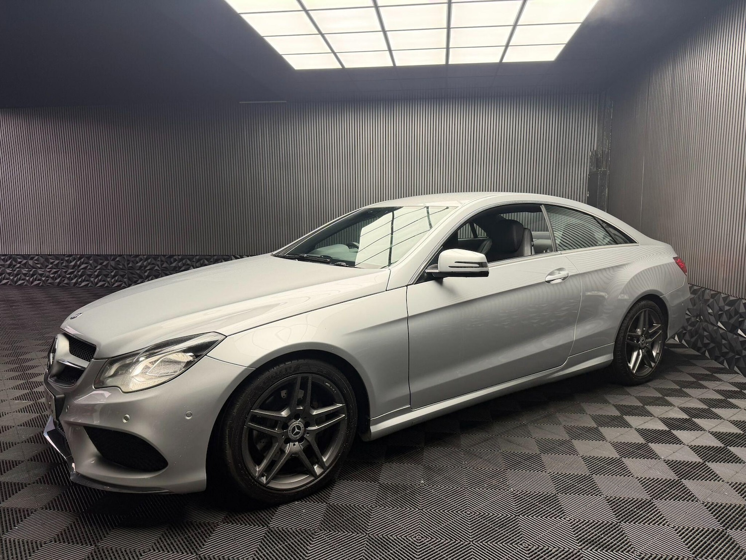 Used Mercedes-Benz E Class 2013 for sale - 77559992: Photo 4