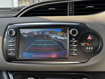 Used Toyota Yaris 2019 for sale - 79114386: Photo
