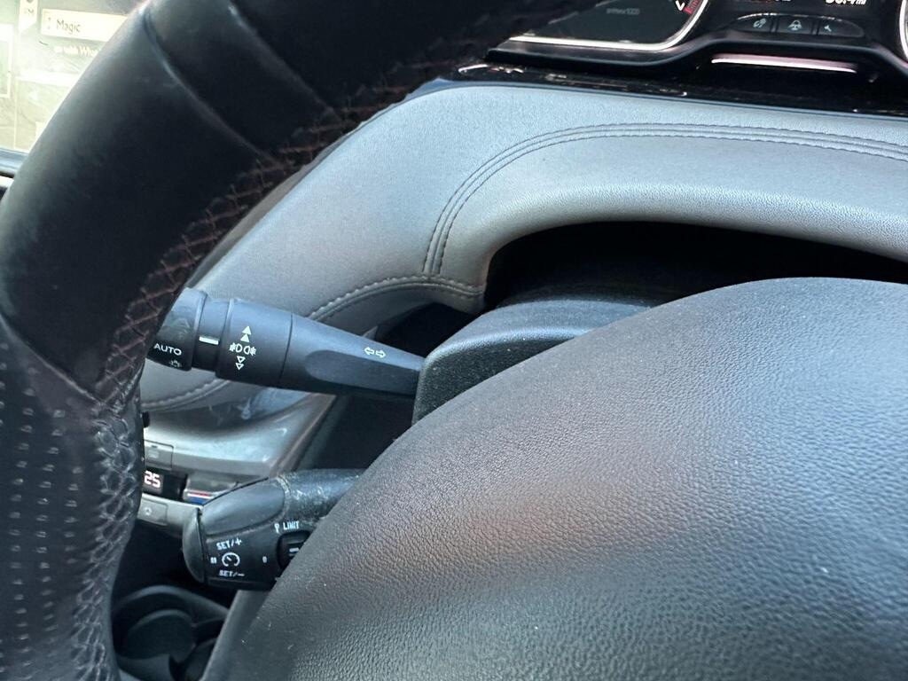 Used Peugeot 208 2013 for sale - 77201735: Photo 17