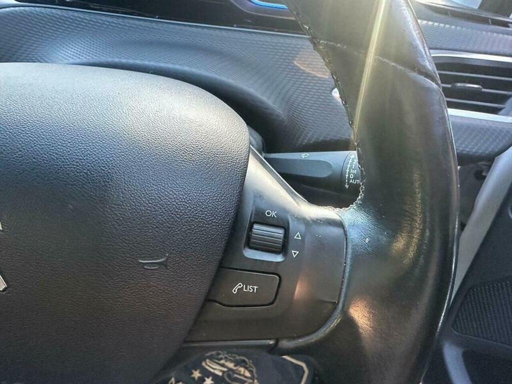 Used Peugeot 2008 2016 for sale - 77019982: Photo 16