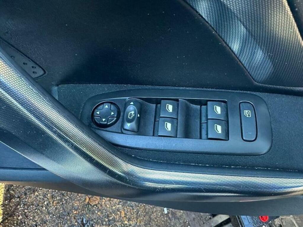 Used Peugeot 2008 2016 for sale - 77019982: Photo 27