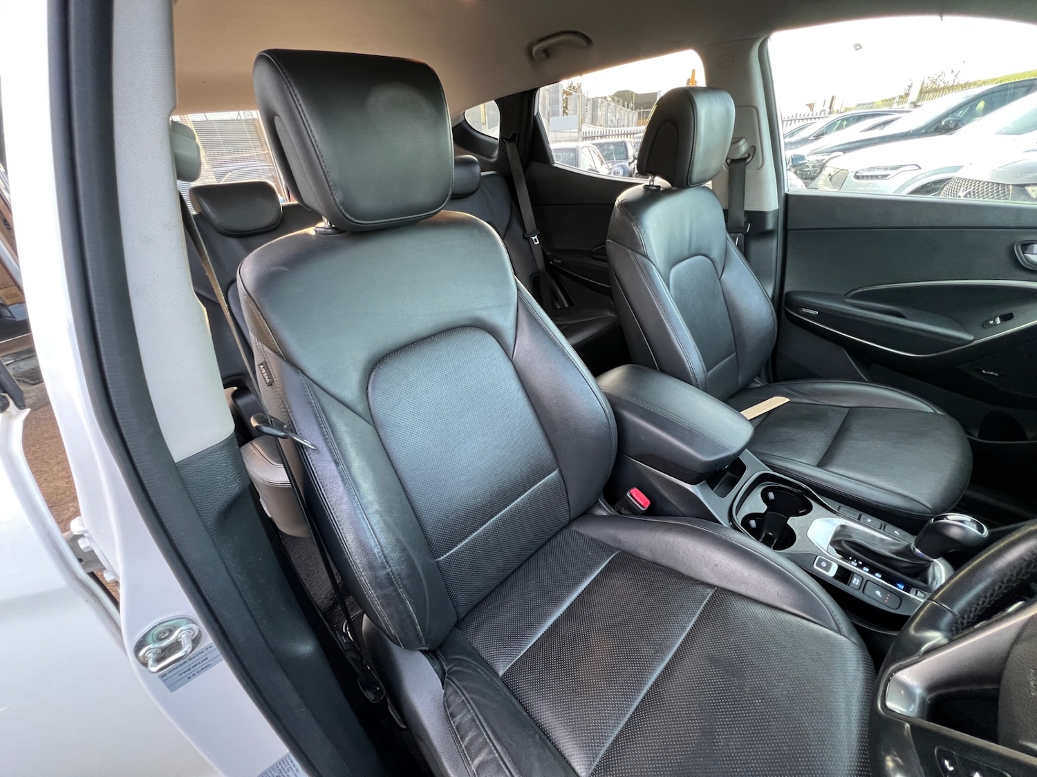 Used Hyundai Santa Fe 2018 for sale - 76942300: Photo 20