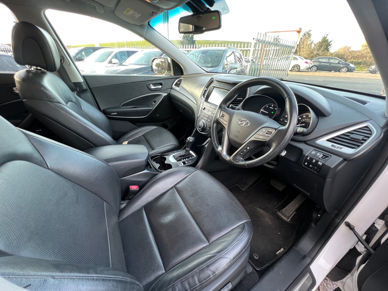 Used Hyundai Santa Fe 2018 for sale - 76942300: Photo 21