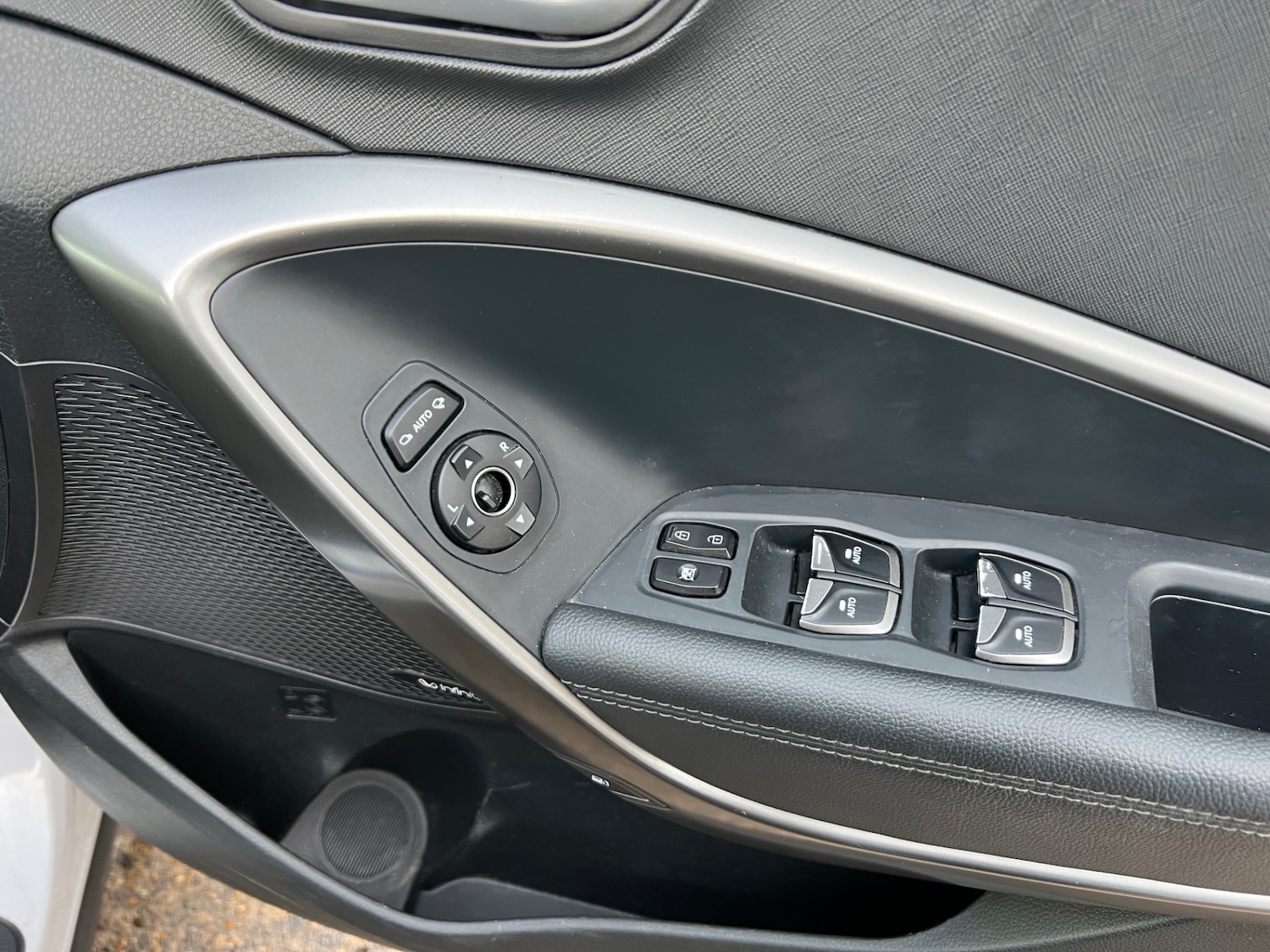 Used Hyundai Santa Fe 2018 for sale - 76942300: Photo 23