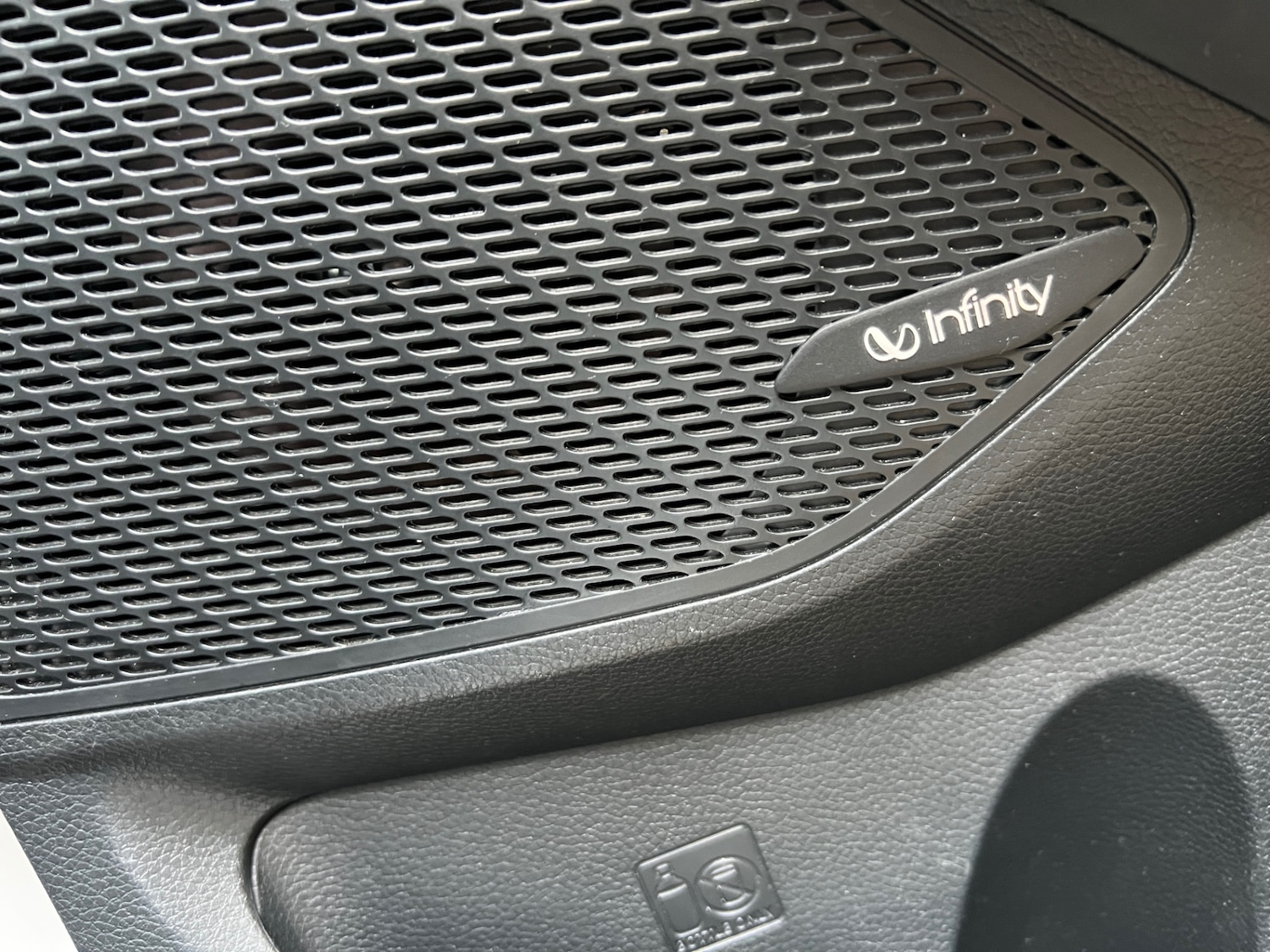 Used Hyundai Santa Fe 2018 for sale - 76942300: Photo 26