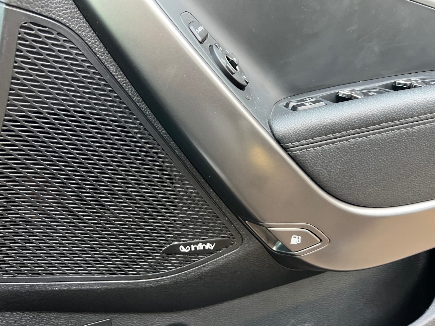 Used Hyundai Santa Fe 2018 for sale - 76942300: Photo 27