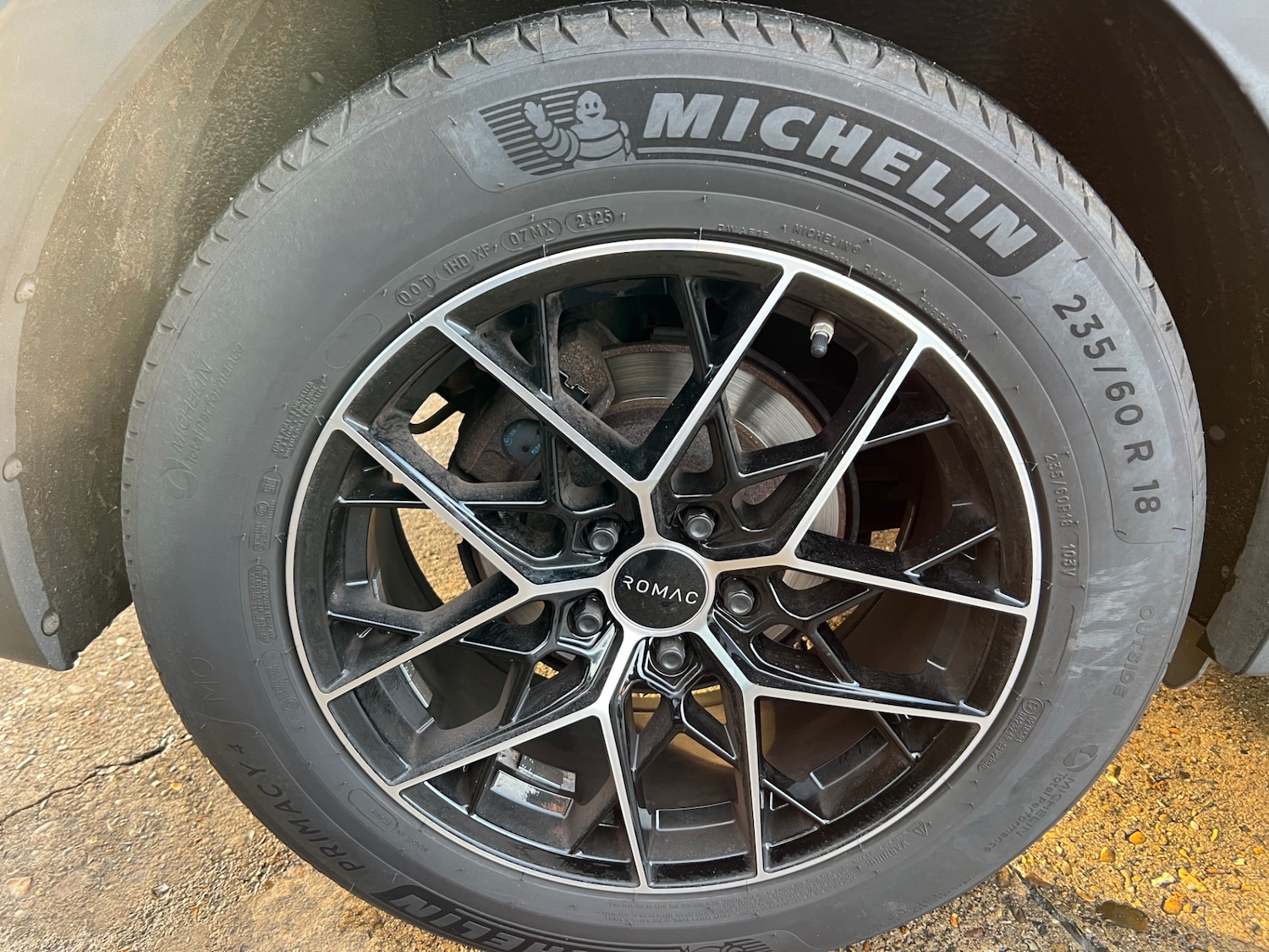 Used Hyundai Santa Fe 2018 for sale - 76942300: Photo 37