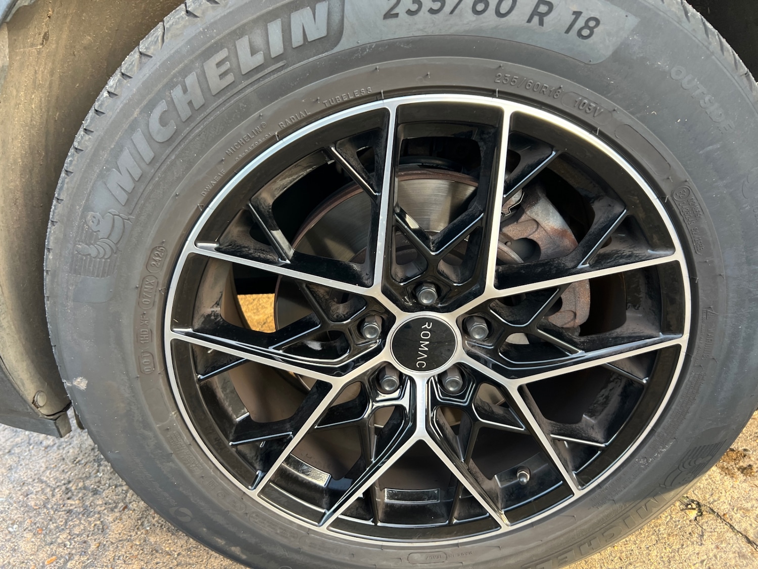 Used Hyundai Santa Fe 2018 for sale - 76942300: Photo 39