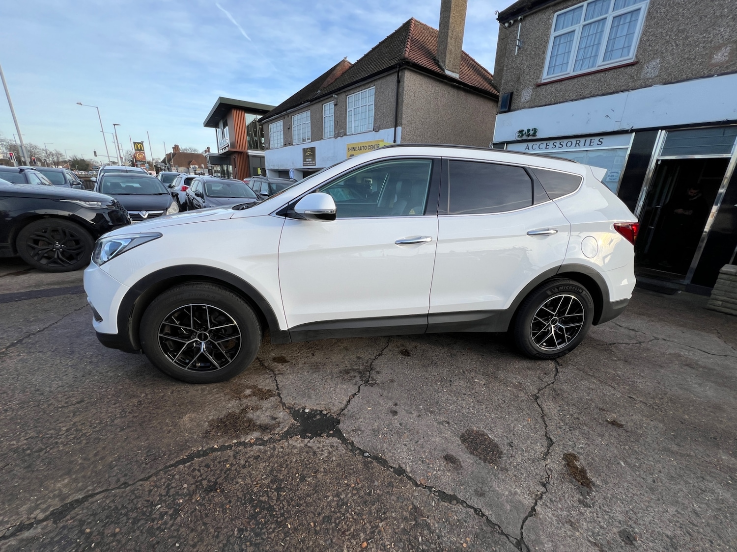 Used Hyundai Santa Fe 2018 for sale - 76942300: Photo 5