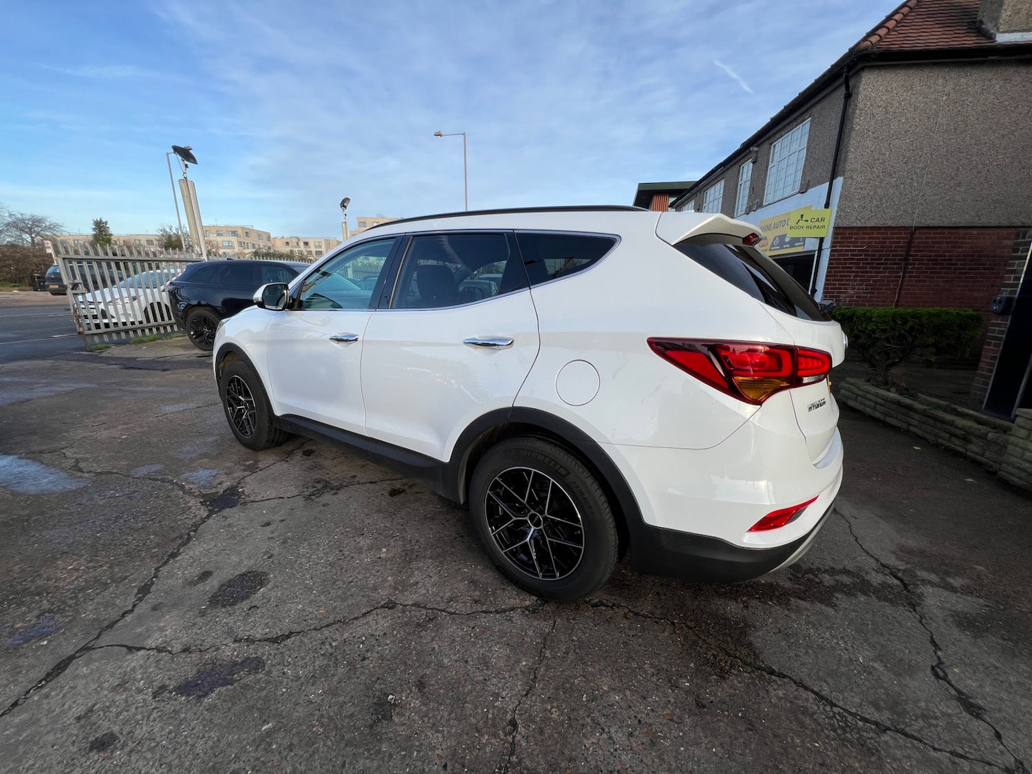 Used Hyundai Santa Fe 2018 for sale - 76942300: Photo 7
