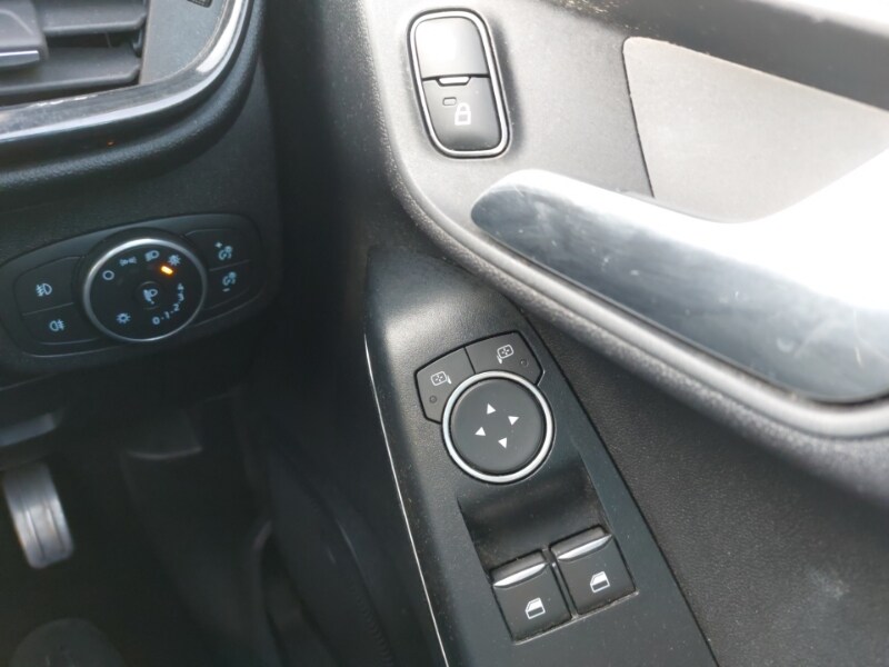 Used Ford Fiesta 2018 for sale - 77947904: Photo 16