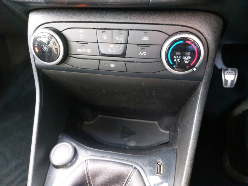 Used Ford Fiesta 2018 for sale - 77947904: Photo 17